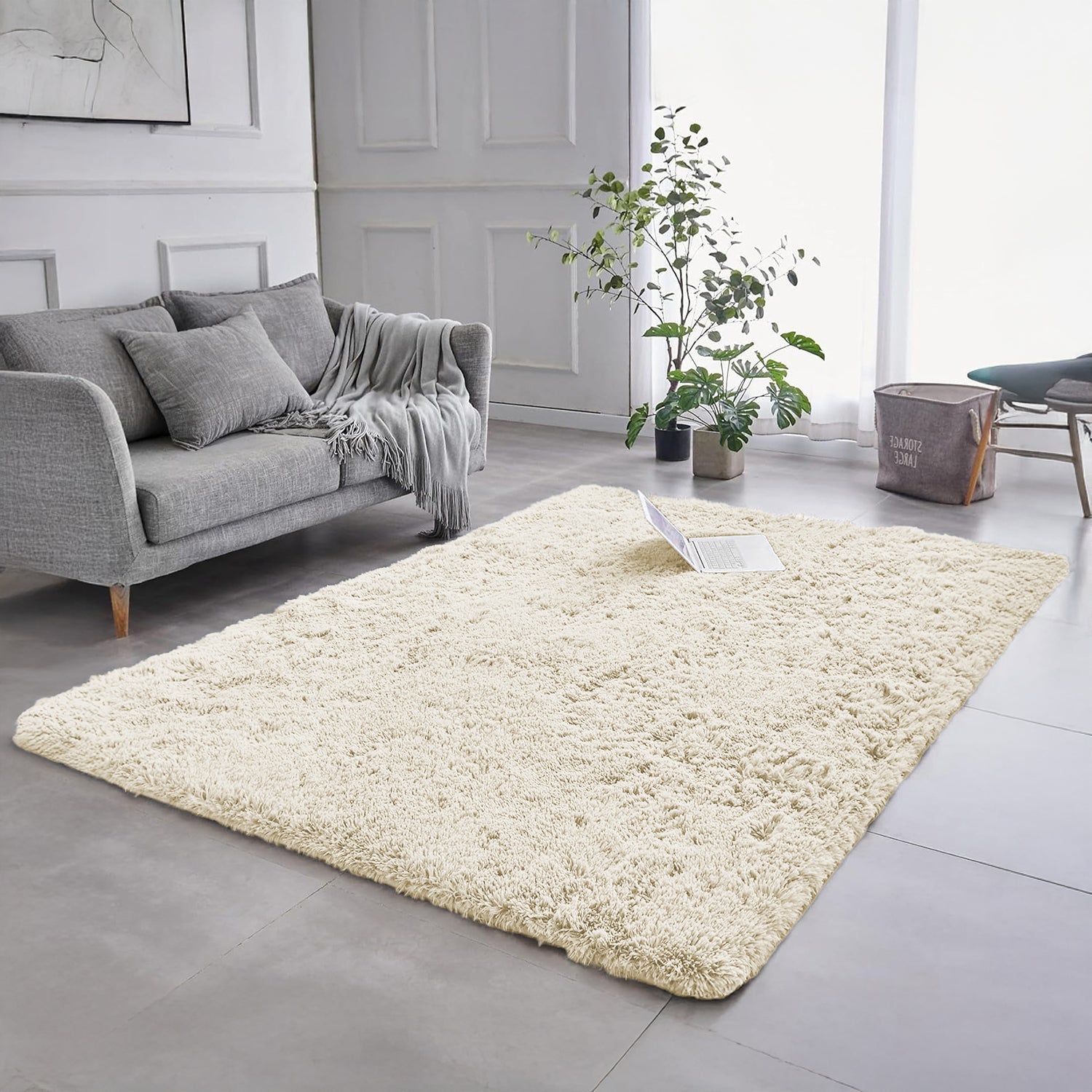 Indoor Shaggy Rug For Luxury Bedroom Cream
