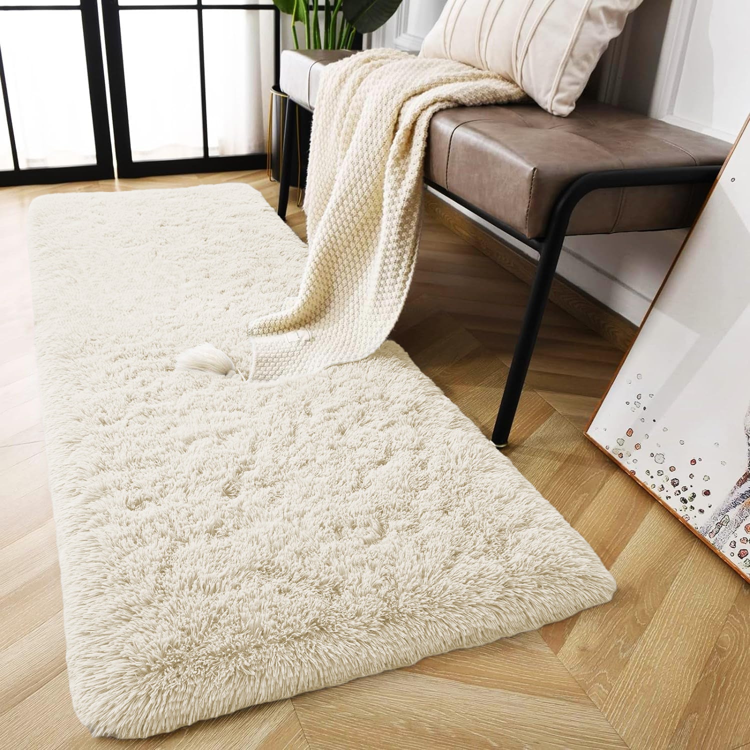 Indoor Shaggy Rug For Luxury Bedroom Cream