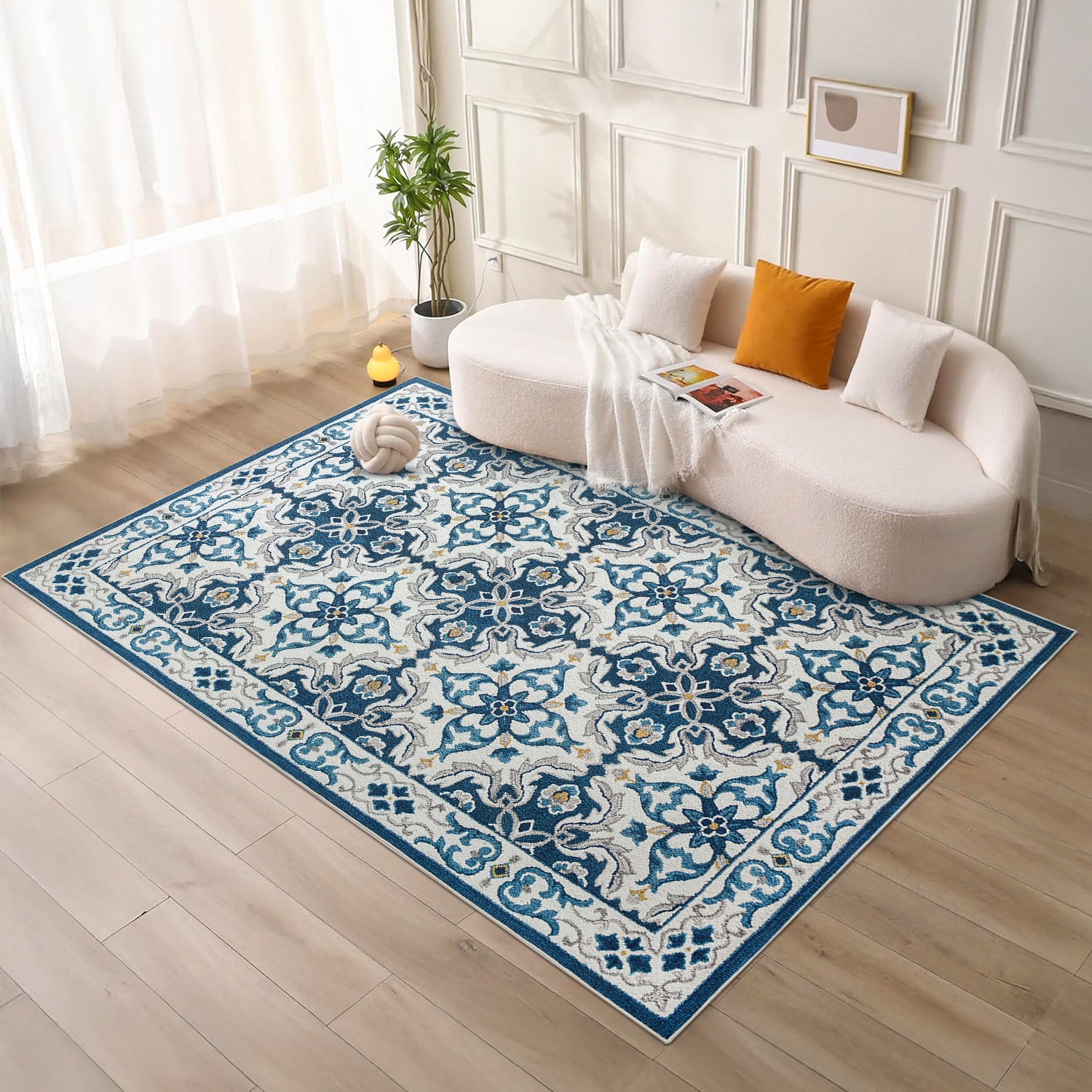 Traditional Patterned Area Rug Luna