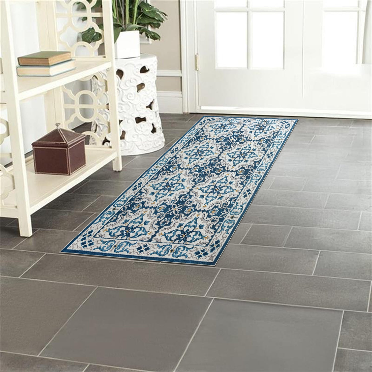 Traditional Patterned Area Rug Luna
