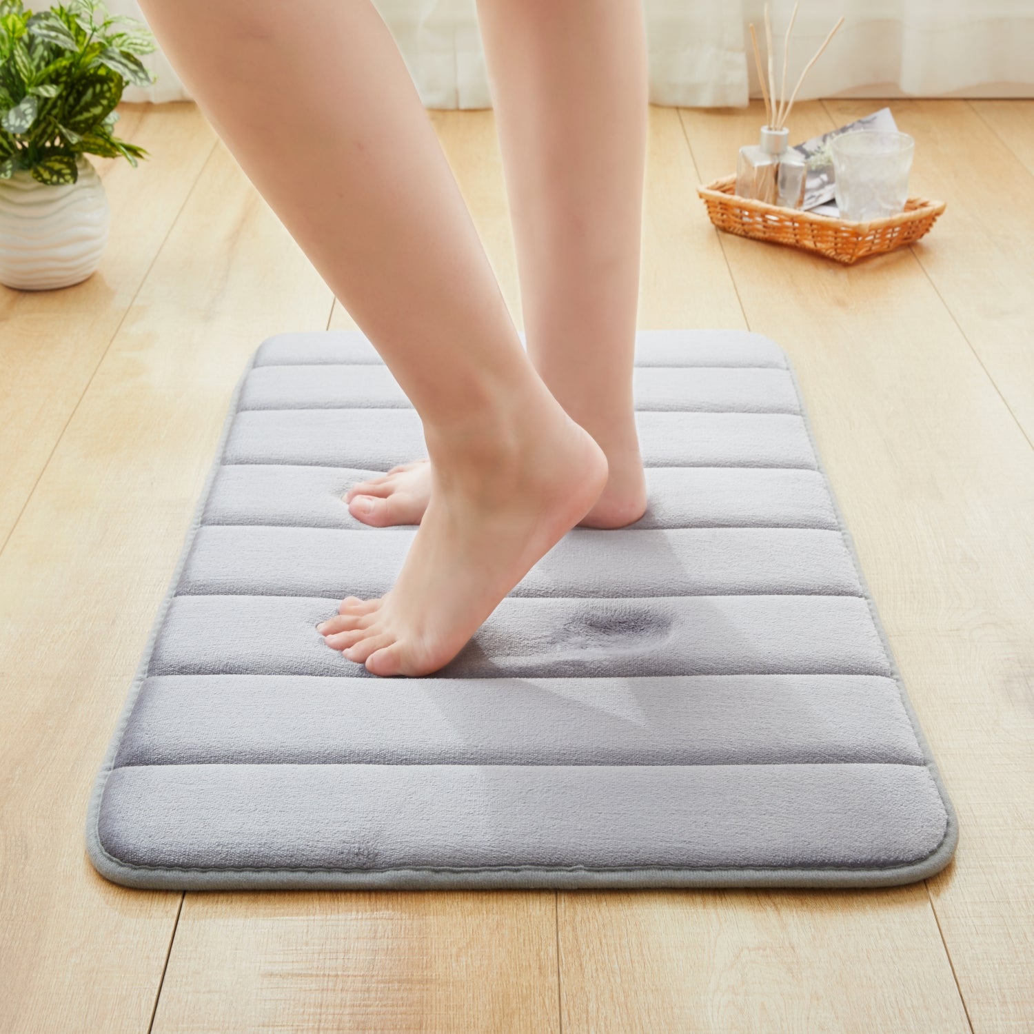Memory Foam Bath Mat Ultra Absorbent Non-Slip Silver