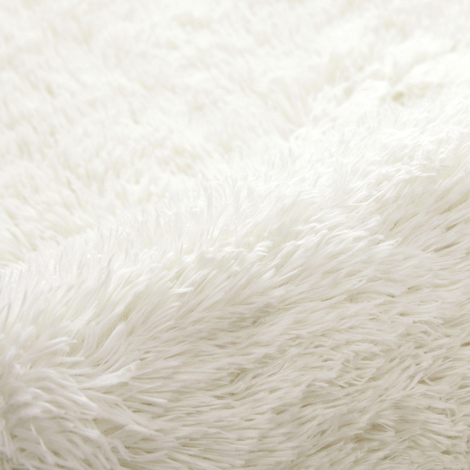 Indoor Shaggy Rug For Luxury Bedroom Cream