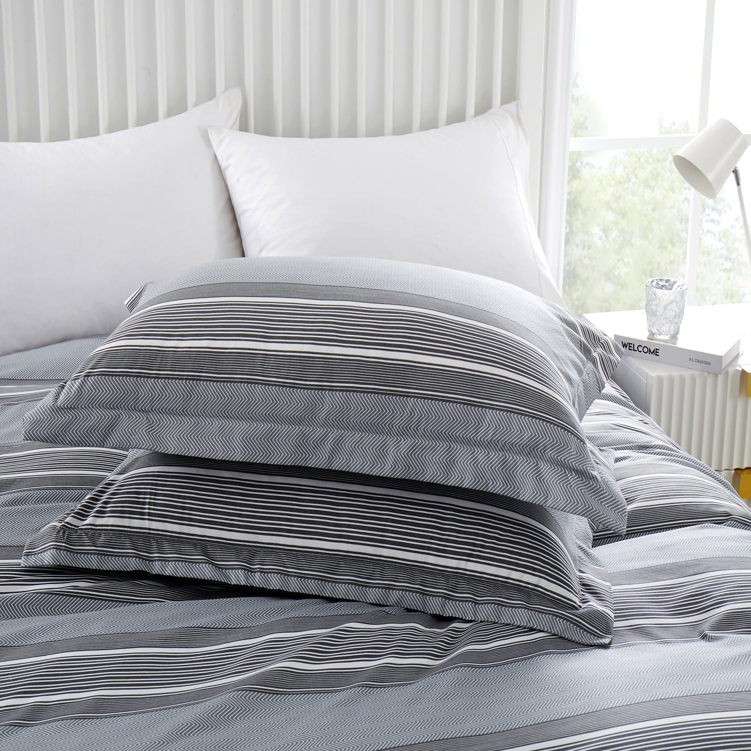 Stripes Printed Reversible Duvet Cover Set Grey