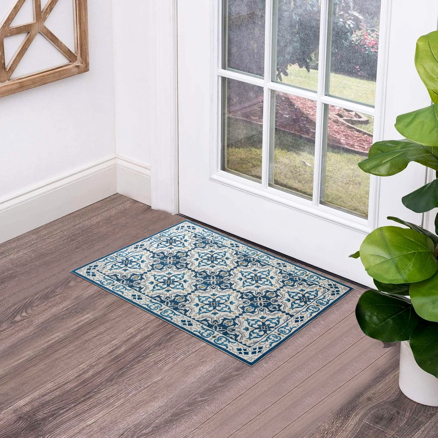 Traditional Patterned Area Rug Luna